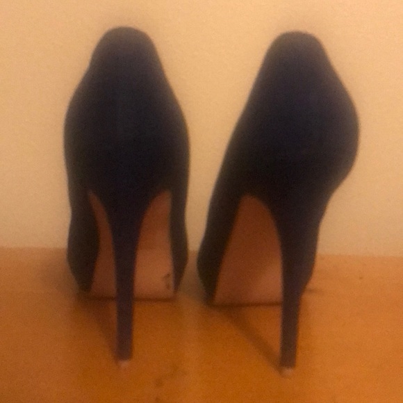 Navy blue sued looking gorgeous heels - Picture 3 of 6